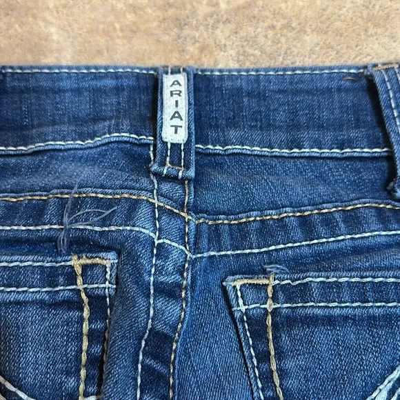 Women’s Ariat  jeans, size 26L inseam measures about 33” - Picture 6 of 7